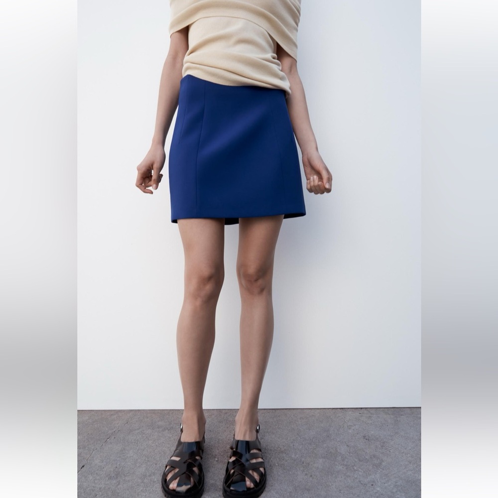 Mini skirt with a high waist ZARA